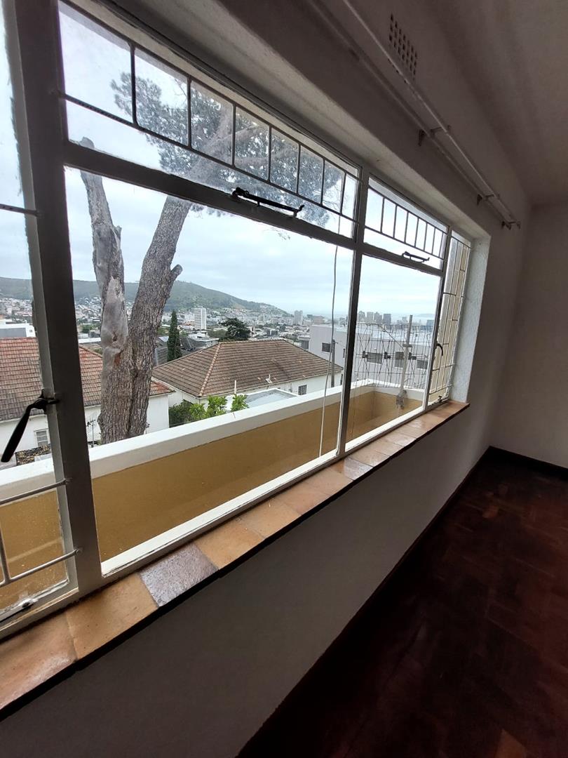 3 Bedroom Property for Sale in Vredehoek Western Cape